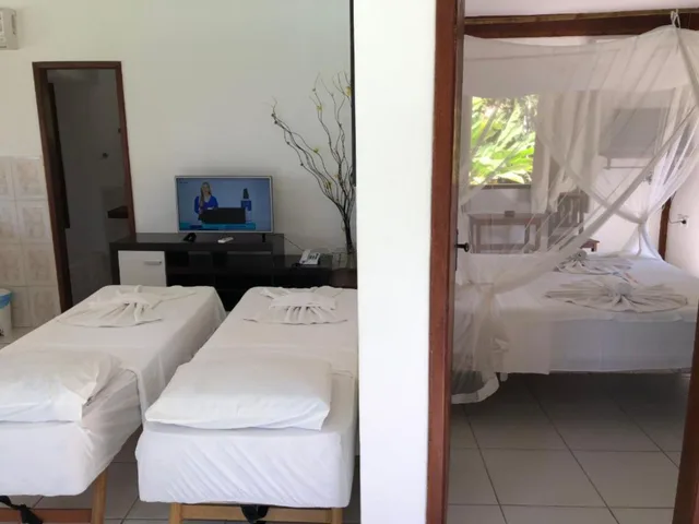 Master, Chalet, 1 Double and 3 Single Beds، Arraial Praia Hotel Pousada 1/8