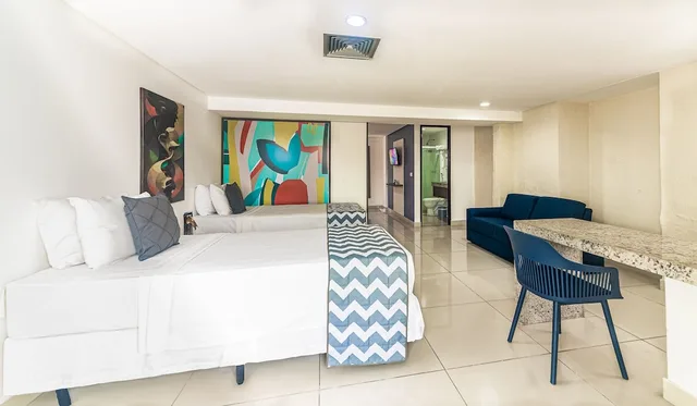 غرفة عائلية رباعية بسرير مزدوج وسريرين منفصلين، Nobile Suites Tambau 1/3