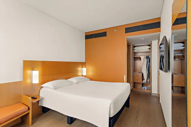 1 Bedroom, Apartment, Double Bed, Ibis Abu Dhabi Gate Hotel 1/10