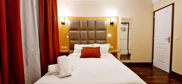غرفة ثلاثية بسرير مزدوج وسرير فردي، Hotel De France. 7/10