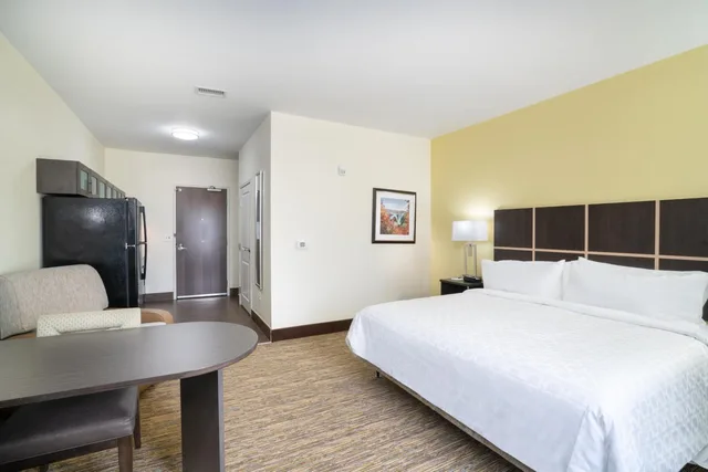 غرفة بسرير كينج لذوي الإعاقة، Candlewood Suites Nashville - Franklin 1/9