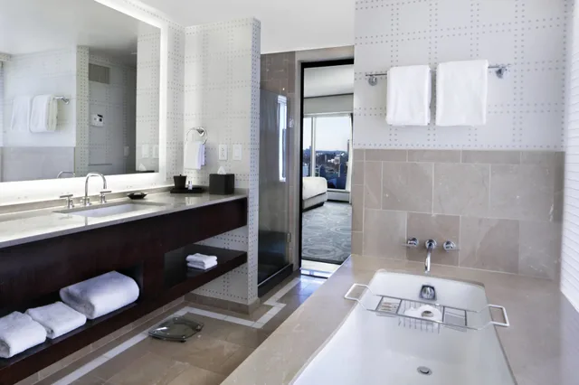غرفة غراند بسريرين مزدوجين بإطلالة على النهر، The Liberty, A Luxury Collection Hotel, Boston 3/4
