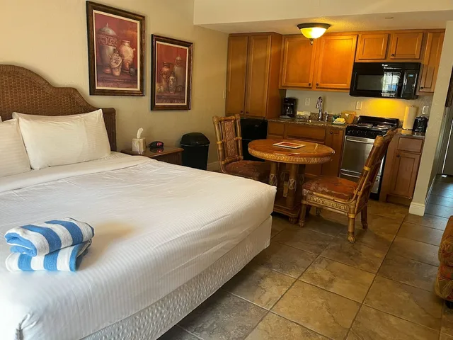 غرفة أساسية بسرير كوين، Beso Del Sol Resort 1/10