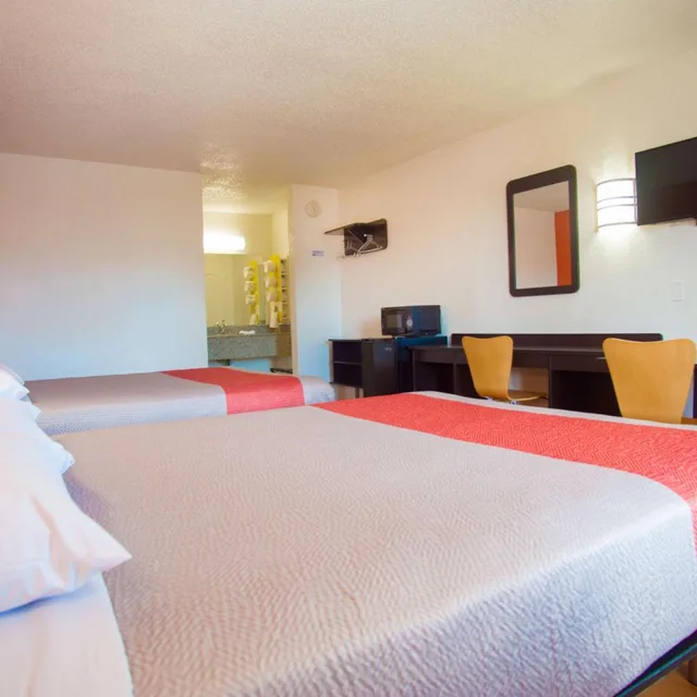 غرفة بسريرين كوين، Motel6 Corsicana, TX 5/7