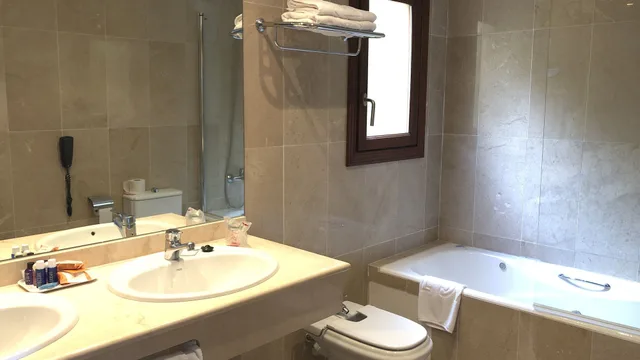 غرفة كومفورت بسرير مزدوج بإطلالة على البحر بشرفة، Hotel Maristel - Adults Only 8/10