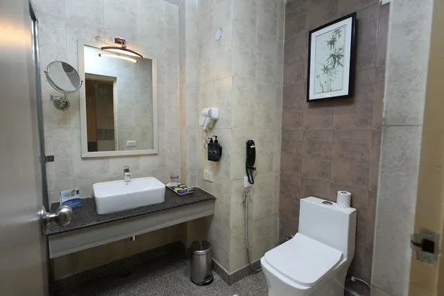 غرفة بسريرين منفصلين للمدخنين، Days Hotel Neemrana Jaipur Highway 5/5