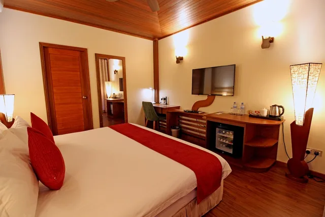 Araamu Holidays and Spa، Male 21/60