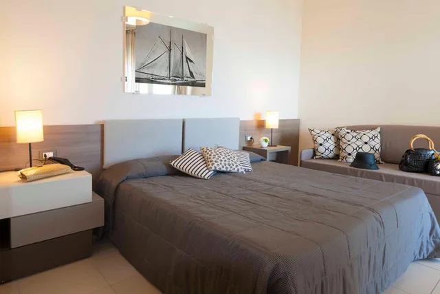 Classic, Double or Twin Bed, Pool and Sea View، Hotel Mariver 1/4