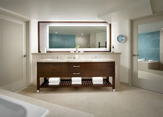 جناح ديلوكس بسرير كينج بإطلالة على البحر بغرفة نوم واحدة مع أريكة، Fairmont Kea Lani Maui 5/5