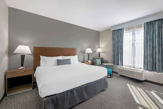 Standard, King Bed, Kitchenette, Large, Best Western Plus Executive Residency Marion 2/7