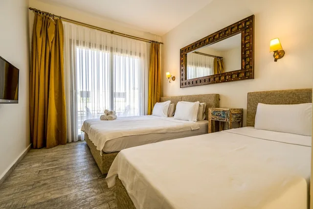 غرفة كلاسيكية بسرير كوين بشرفة، Hotel De Gold Alacati 2/7