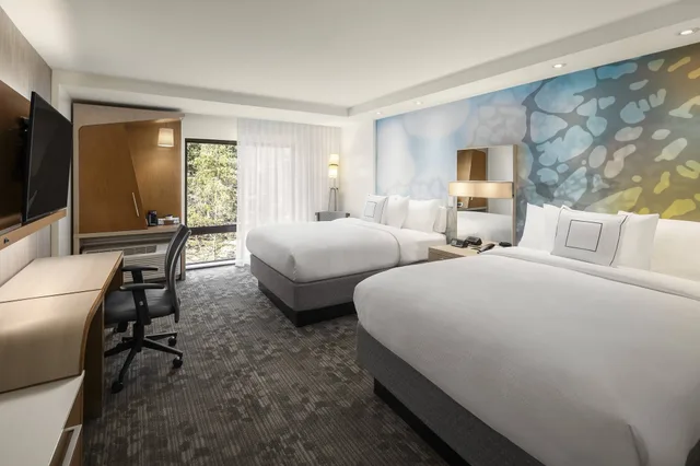 غرفة بسريرين كوين لذوي الإعاقة، Courtyard by Marriott Seattle Northgate 1/4