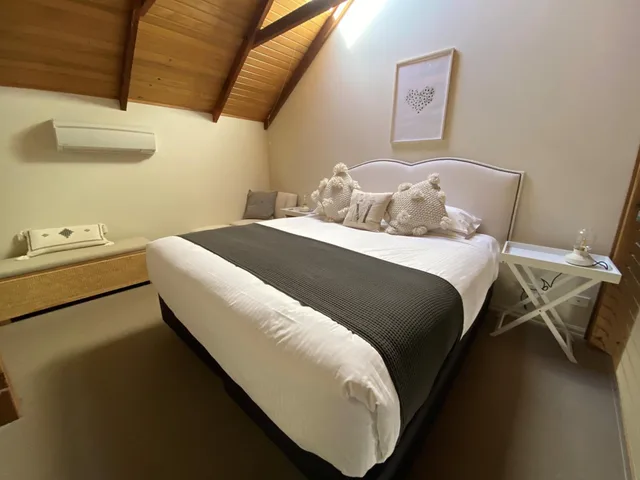 Standard, MILLTHORPE MOTEL 1/1