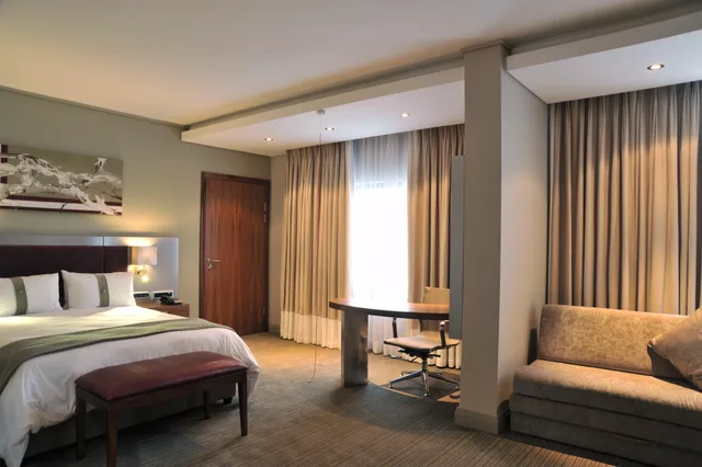 غرفة بسرير كوين لذوي الإعاقة، Holiday Inn Johannesburg Rosebank 5/10