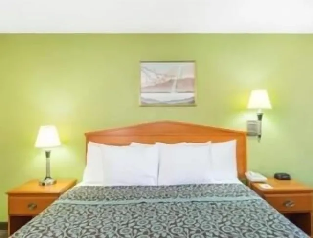 غرفة قياسية بسرير كينج، Days Inn By Wyndham Brownsville 6/6