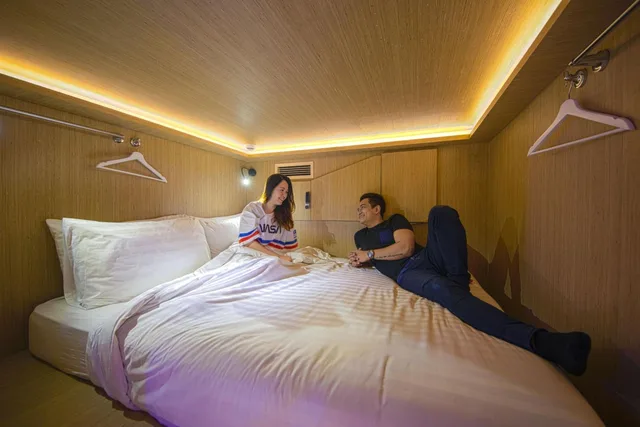Inner, Capsule, 4 Queen Beds, Cube Boutique Capsule Hotel Kampong Glam 1/2