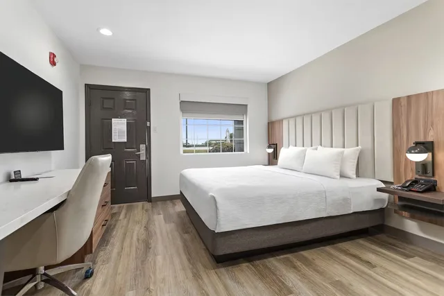 غرفة بسرير مزدوج، Baymont by Wyndham Beaumont 2/4