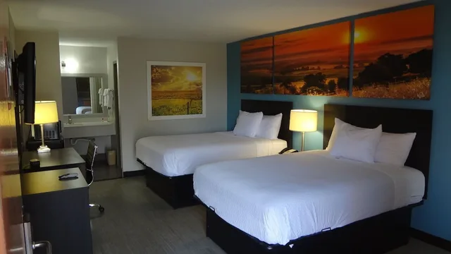 غرفة بسريرين مزدوجين، Days Inn by Wyndham Hernando 1/2
