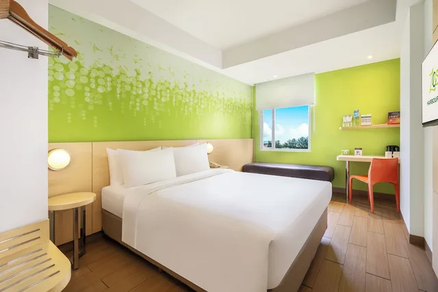 Zest, Queen Bed، Zest Harbour Bay Batam by Swiss-Belhotel International 2/5