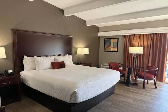 غرفة بسرير كينج، Travelodge By Wyndham Lakeland 2/10