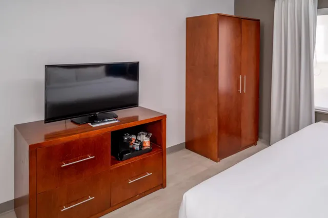 جناح، Comfort Suites Prestonsburg West KY 3/4