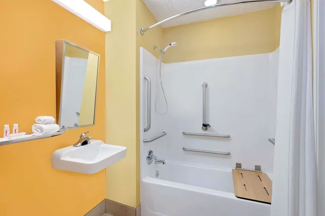 غرفة قياسية بسريرين كوين، Microtel Inn & Suites by Wyndham Princeton 9/9