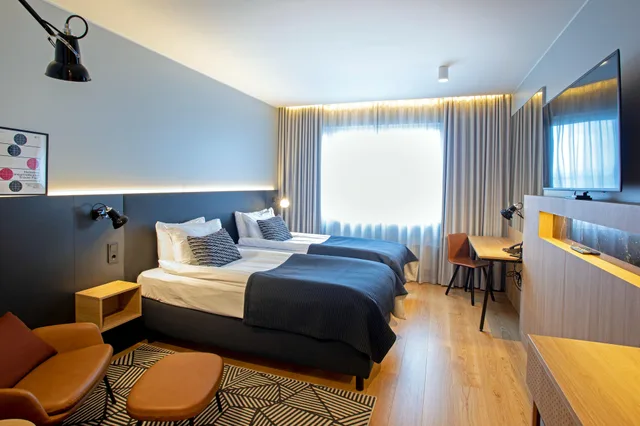 غرفة قياسية بسريرين منفصلين، Holiday Inn Helsinki Expo Ex Holiday Inn Helsinki Exhibition Convention Centre 1/5