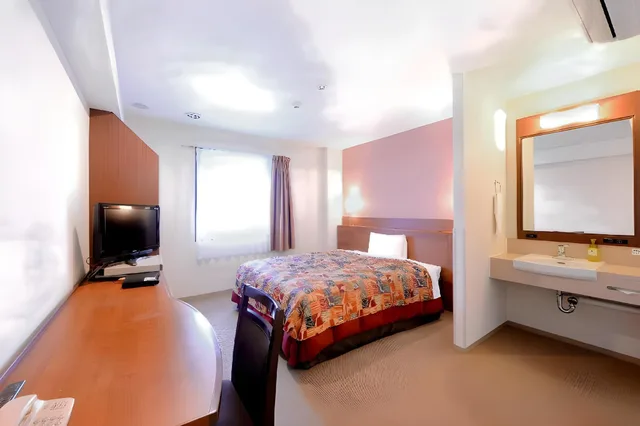 Room, Queen Bed, Vessel Hotel Higashi-Hiroshima 3/4