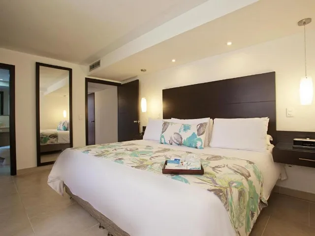 جناح جونيور، Capilla Del Mar 1/1