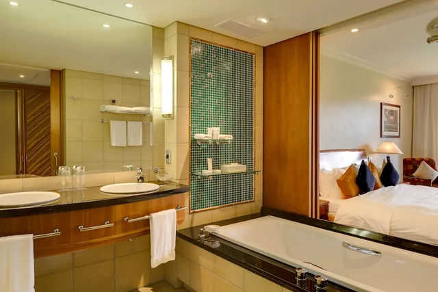Premium, Deluxe, King Bed, Lagoon View، Arabella Hotel Golf & Spa 8/9