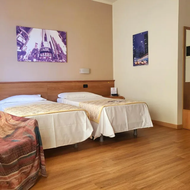غرفة ديلوكس ثلاثية، Hotel Lux 2/10