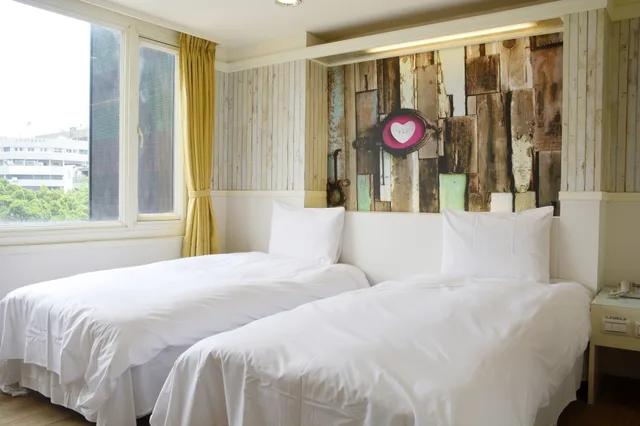 غرفة قياسية بسريرين منفصلين، Kiwi Express Hotel 2/3