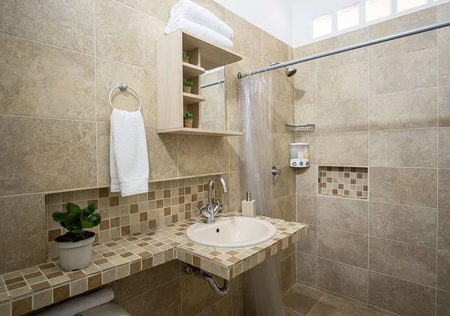 غرفة ثلاثية بسرير كينج وسرير فردي، Botanica Casa Hotel 5/6