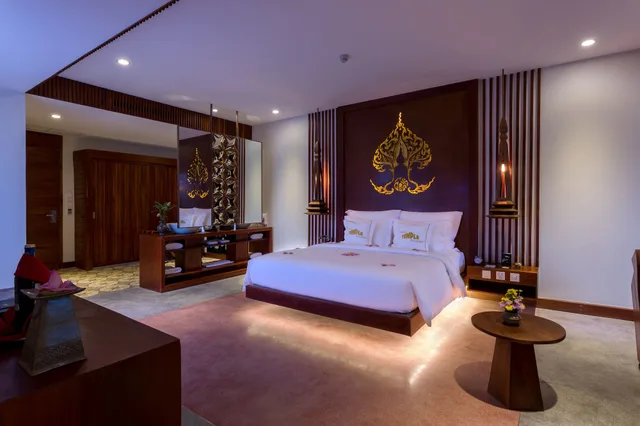 Courtyard, Suite, King Bed, Garden and Pool View, Living Area, Balcony, Bathtub, Golden Temple Boutique 4/6