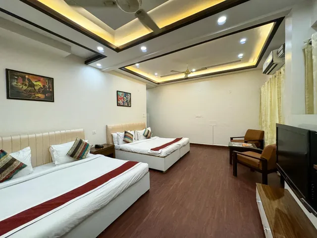 غرفة عائلية، Green Hotel 5/10