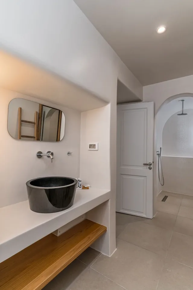 Suite, King Bed, Queen and Twin Beds, Caldera View, Sea View, Outdoor Jetted Tub، Panorama Boutique Hotel 3/4