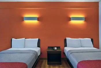 2 Full Beds - Smoking، Motel6 Seaford, DE 1/1