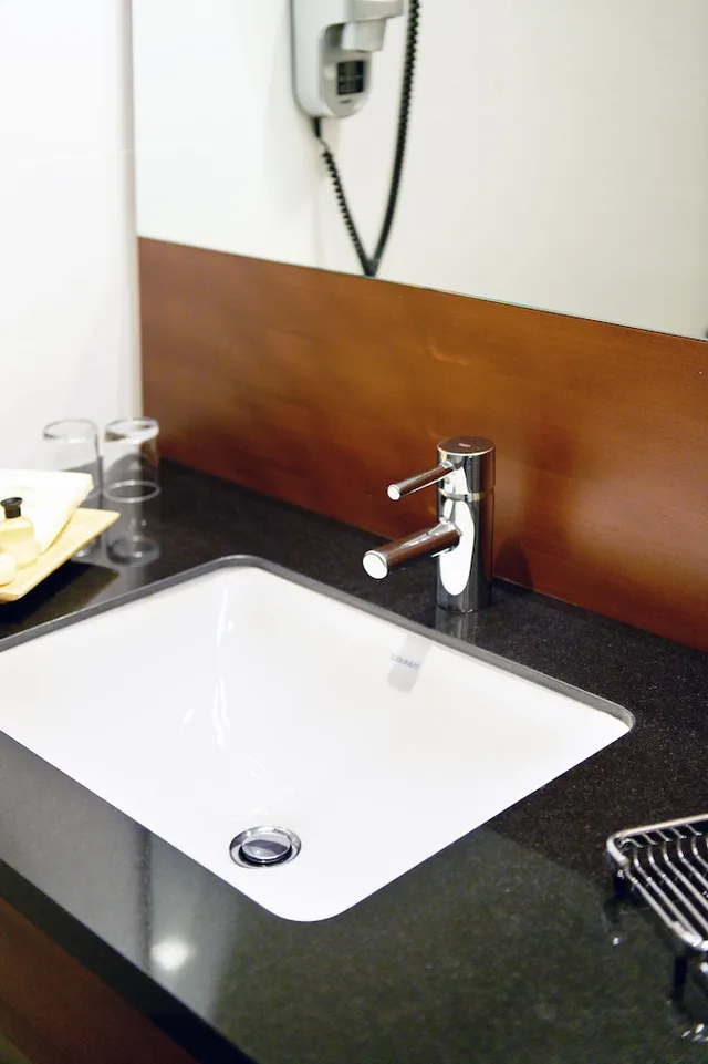 غرفة كلوب، New Hotel Charlemagne 7/9