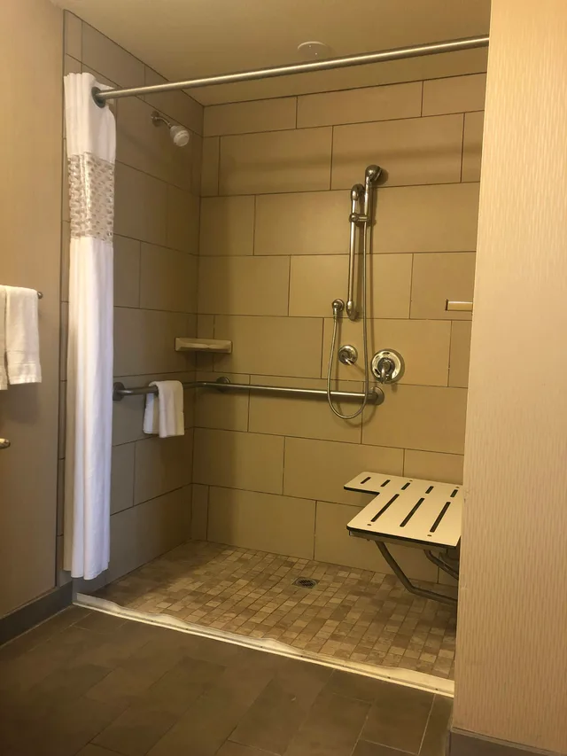 استوديو بسرير كينج لذوي الإعاقة، Hampton Inn And Suites Salinas 8/8