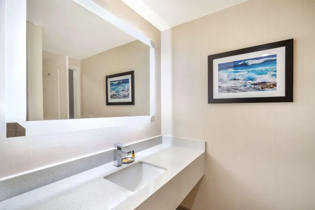 Courtyard, King Bed، Best Western Plus Carpinteria Inn 7/8