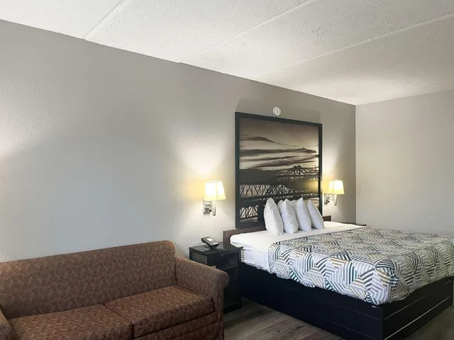 جناح بسرير كينج بمطبخ، Motel6 Canton, MS 4/6