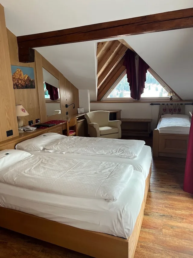 غرفة قياسية ثلاثية بسرير كوين وسرير فردي، Hotel Piedibosco 1/1