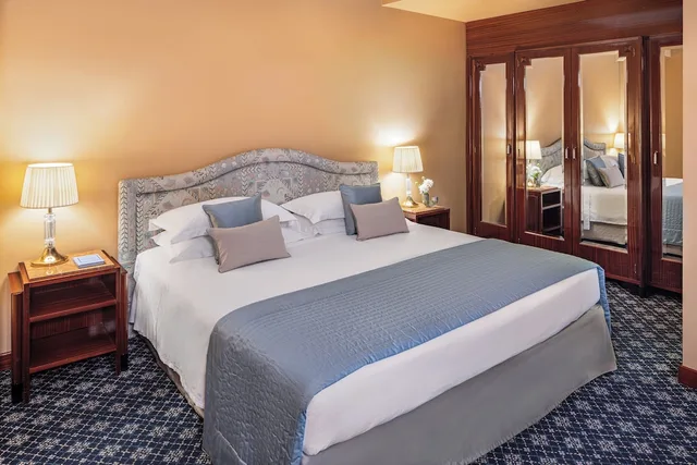 جناح بسرير كينج وسريرين منفصلين، Starhotels Du Parc 1/11