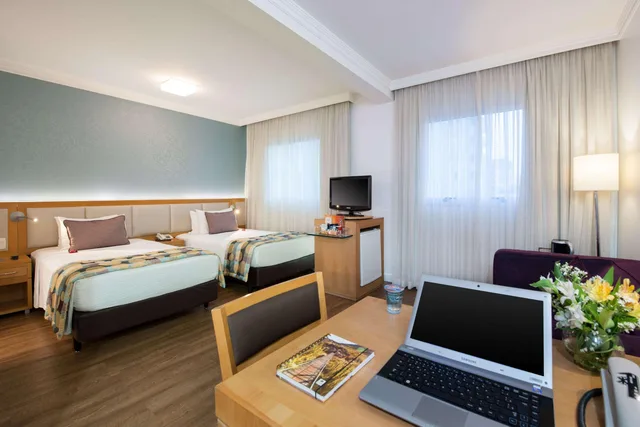 جناح بسريرين، Quality Suites Oscar Freire 2/2