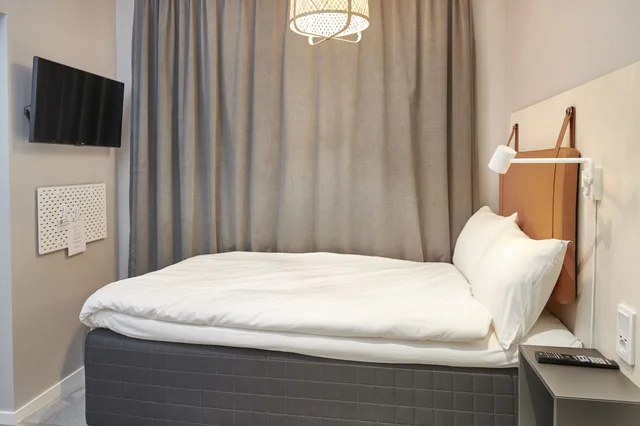 SIngle room No Window، Moment Hotels 5/8