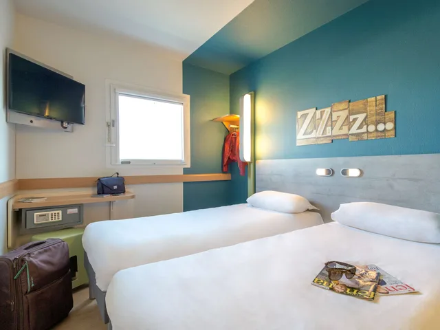 Room, Twin Beds, IBIS BUDGET RUEIL MALMAISON 1/9