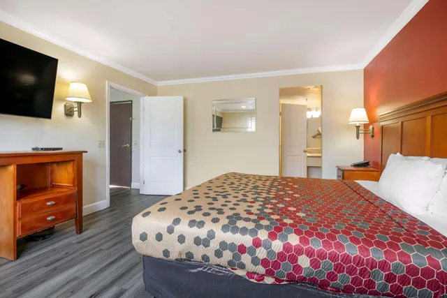 جناح بسرير كينج، Econo Lodge Moreno Valley 2/6
