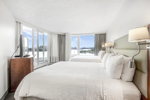 2 Bedrooms, Suite, 2 King Beds, Water Front، Victoria Regent Waterfront Hotel & Suites 7/10