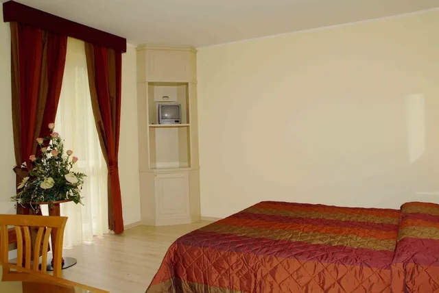 غرفة ثلاثية بثلاثة أسرّة، Hotel Valentino 5/6