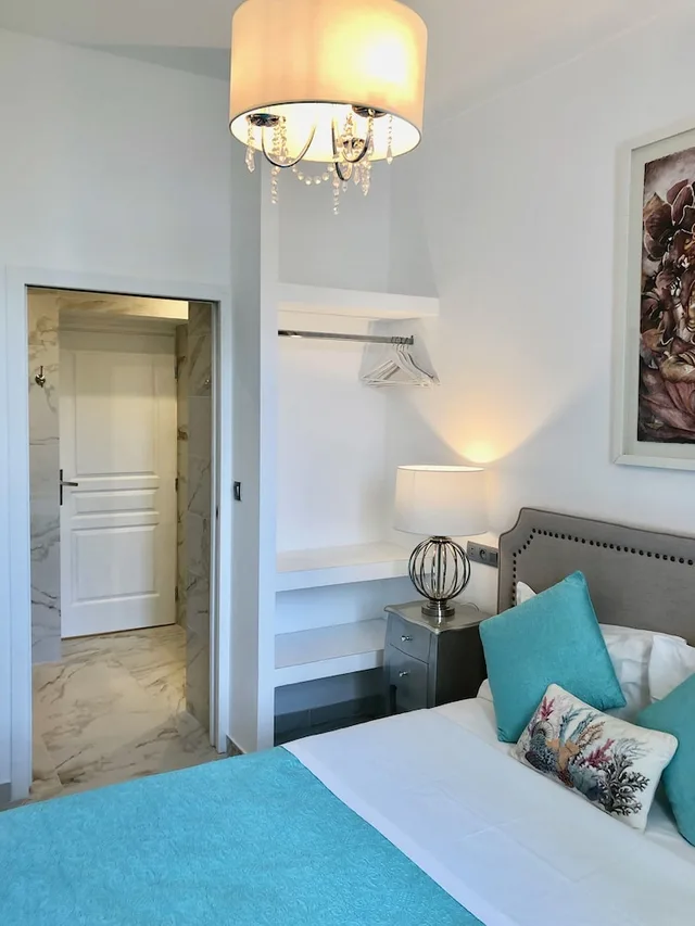 Deluxe, Double Bed, Mountain View, Hotel Normandy 2/3